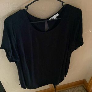 Black shirt sleeve blouse